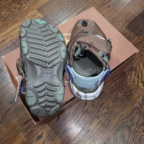 Bodega Crocs - Picture 2 of 3